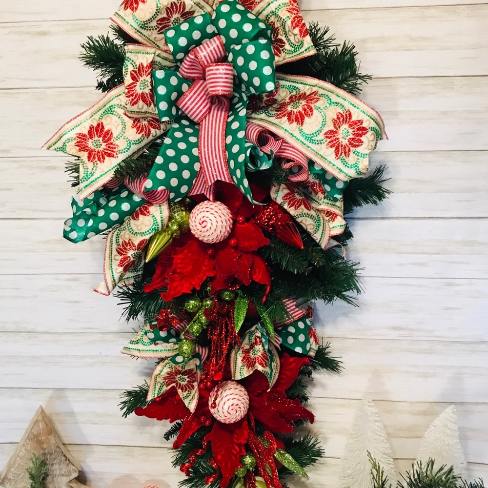 Gorgeous traditional wreath